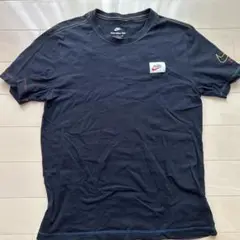 Nike ブラック Tシャツ