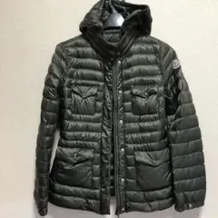 モンクレールダウンジャケットカーキ色