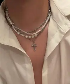 パールとシルバーの多層ネックレス