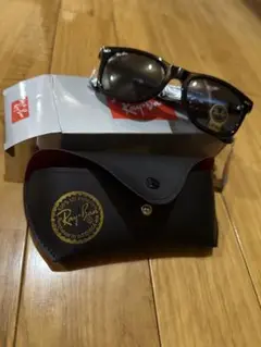 Ray-Ban RB2132 ブラックサングラス ケース付き