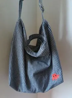 ハンドメイド　メンダコ刺繍のヒッコリーショルダートートバッグ