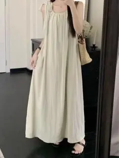 訳あり　ノースリーブ　リボン付き　マキシワンピース　白