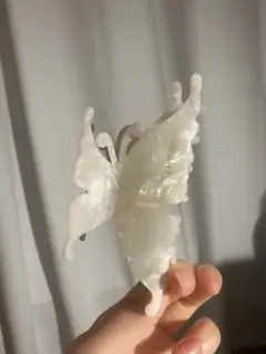 クリアホワイト蝶型ヘアクリップ