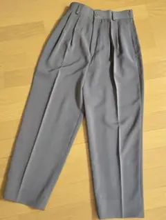 グレー 　プリーツ入り スラックス　M