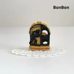 パン屋さんの看板　⑤ レア　フェーブ　フェーヴ　フランス　陶器　ミニチュア　置物