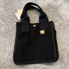 黒のトートバッグ