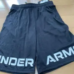 UNDER ARMOUR ハーフパンツ　160