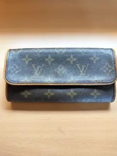 Item thumbnail for item dfe870d8-6ab9-47d7-8b85-7622f1d131a7