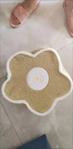 花形フリースクッション ベージュ 約40cm