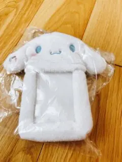 ✨新品✨サンリオ シナモロール　ボア生地 トレーディングカード用ホルダー