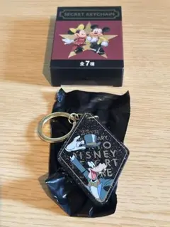 ディズニーストア 25周年　シークレットキーチェーン　グーフィー