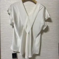 新品未使用保管品　ランバン　光沢フレンチスリーブブラウス　38