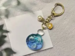 レジンキーホルダー　くらげの香水瓶　丸