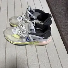 ナイキカイリーロー5