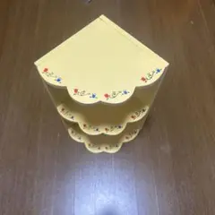 黄色の花柄3段コーナーシェルフ(木製)