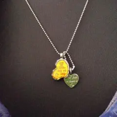 ペンダントネックレス　黄金色　ハート