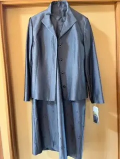 グレーのジャケットとワンピースのセット　未使用品