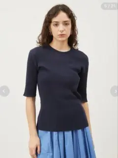 クルーネックハーフスリーブリブニット