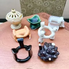 青磁 三閑人 三ツ人形 蓋置 陶芳 作 共箱 美品 です。 青磁 三閑人 三ツ人形 蓋置 陶芳 作 共箱 美品 です。