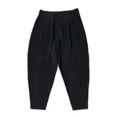 HOMME PLISSE ISSEY MIYAKE クロップドテーパード 黒 2