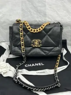 CHANEL ブラック キルティング ショルダーバッグ