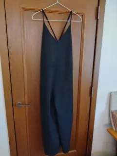 and me Vネックワイドサロペット