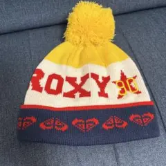 ROXY ポンポン付きニット帽