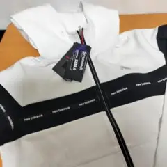 新品！未使用　new balance フード付きパーカー ホワイト/ブラック
