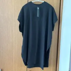 【新品未使用】ジーナシス　シャローCNラウンドヘムTEE