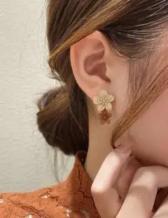 SHEIN ピアス お花 2連 ブラウン ベージュ