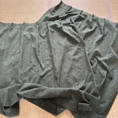 ダークグリーン カーテン　140×140を2枚
