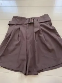 ブラウン ハイウエストショートパンツ ベルト付き