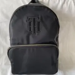 【新品】トミーヒルフィガー 黒 バックパック 超軽量 綺麗め 通勤 お出かけ