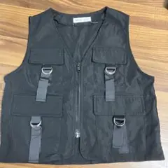 黒のベスト
