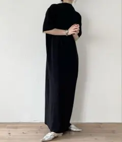 値下げ【美品】wee9s デイリーデイリースーパーストレッチプリーツワンピース