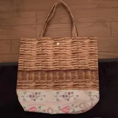 籐製ストロベリー柄トートバッグ