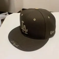 New Era LAロゴダークブラウンバレンタイン2025