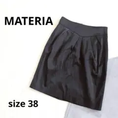 マテリア ▶ 膝丈スカート サイズ38 黒 光沢感有