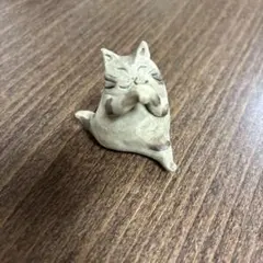 ⑦猫の手を合わせた置物 約6cm 陶器製