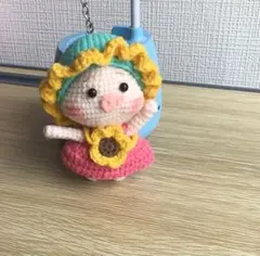 あみぐるみ 花のモチーフ付き豚