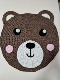 手編みクマの顔型ブランケット