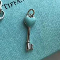 TIFFANYu0026Co ティファニー ハートキー チャーム ブルーエナメル