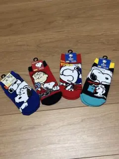 新品　タグ付き　スヌーピー　子供用靴下　4足セット
