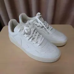 VEJA V-90 白スニーカー