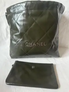 美品♥ オリーブグリーン キルティングポーチ