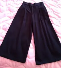ジャージー素材の万能パンツ