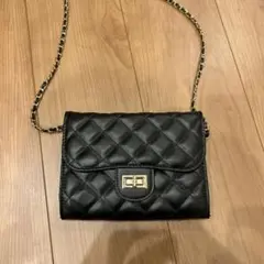 黒 キルティング ショルダーバッグ