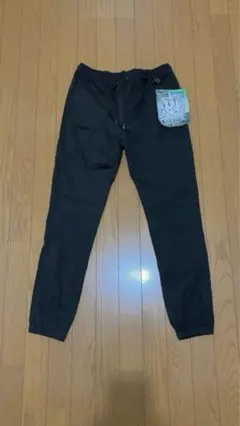 新品未使用　ジョガーパンツ（ブラック）