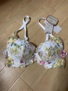 トリンプ ブラジャーB65 美しいデコルテ