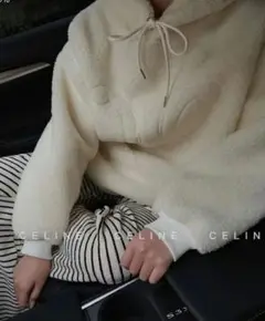 完売品・希少超人気モデル セリーヌパーカーです.